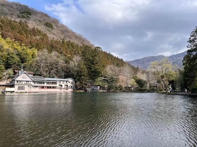 金鱗湖