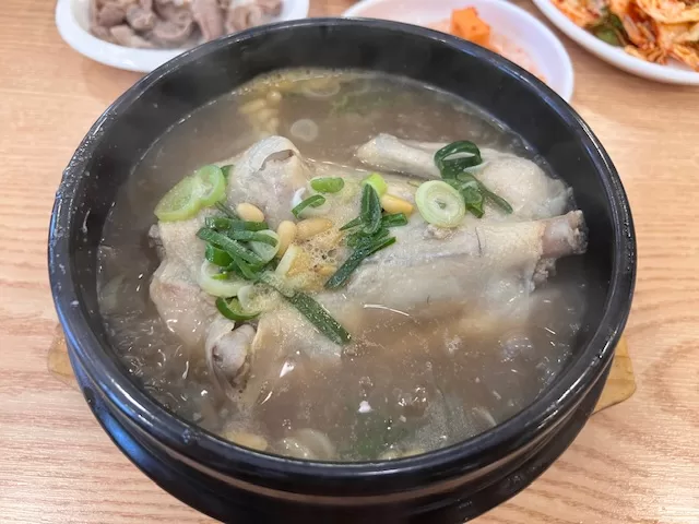 名品人蔘雞湯