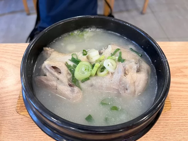 名品人蔘雞湯